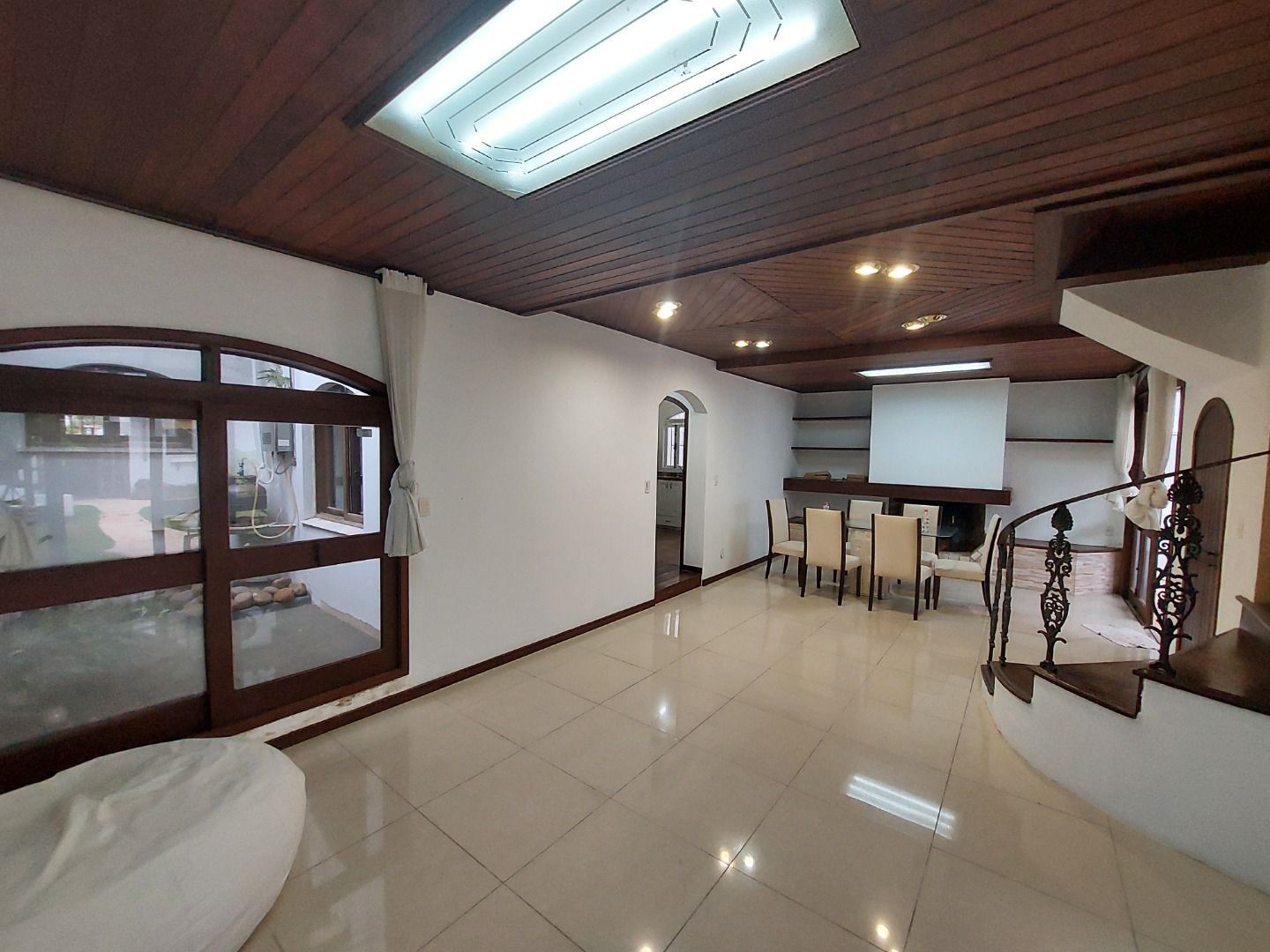 Casa para alugar com 5 quartos, 382m² - Foto 17