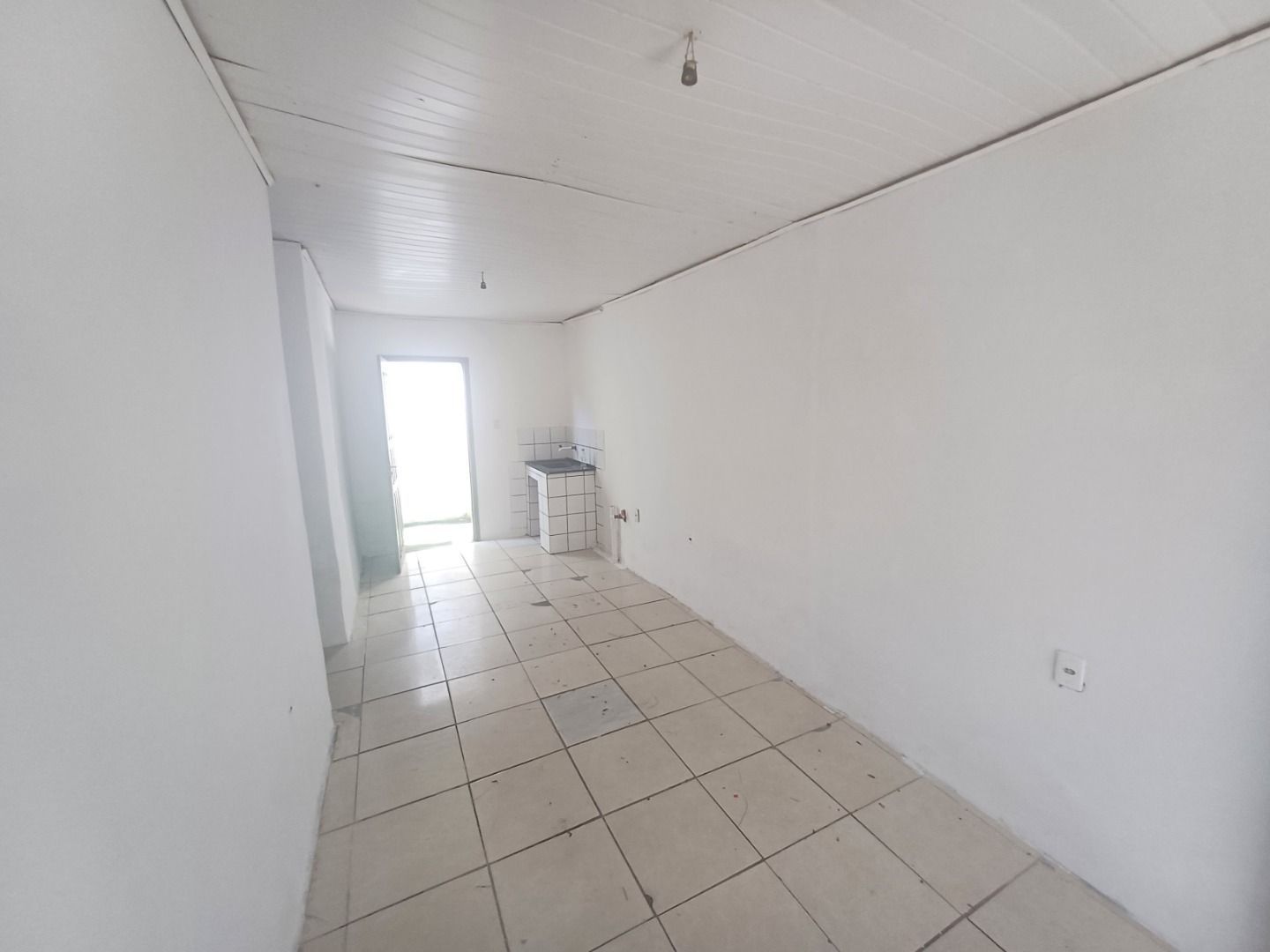 Casa para alugar com 2 quartos, 48m² - Foto 2