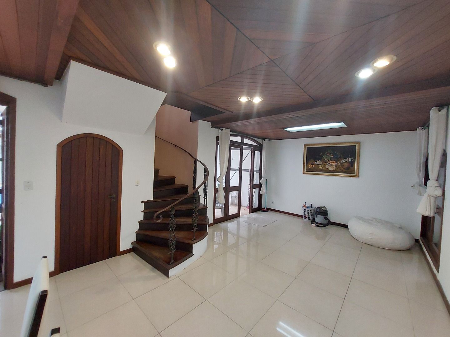 Casa para alugar com 5 quartos, 382m² - Foto 16