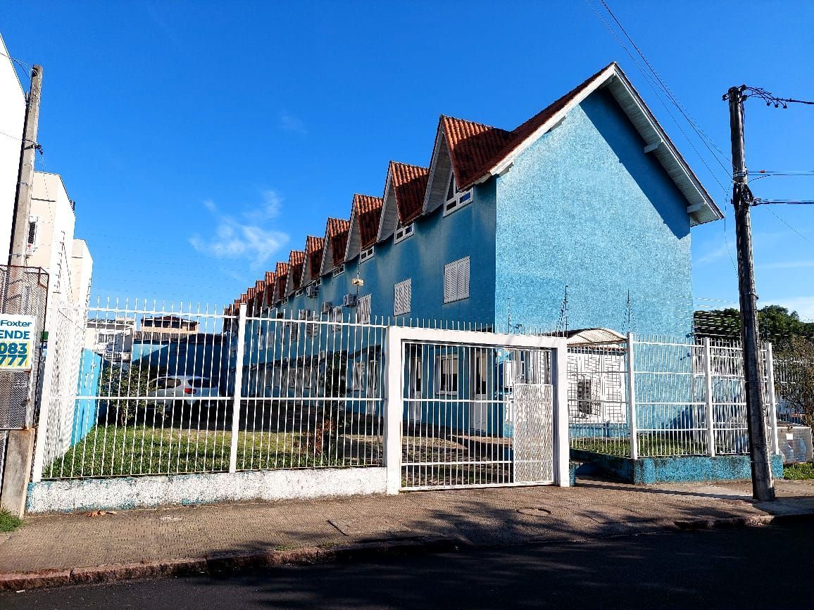 Casa à venda com 3 quartos, 92m² - Foto 1