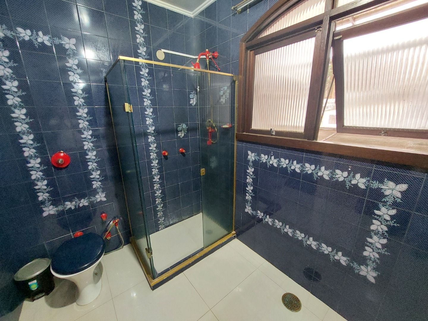 Casa para alugar com 5 quartos, 382m² - Foto 27