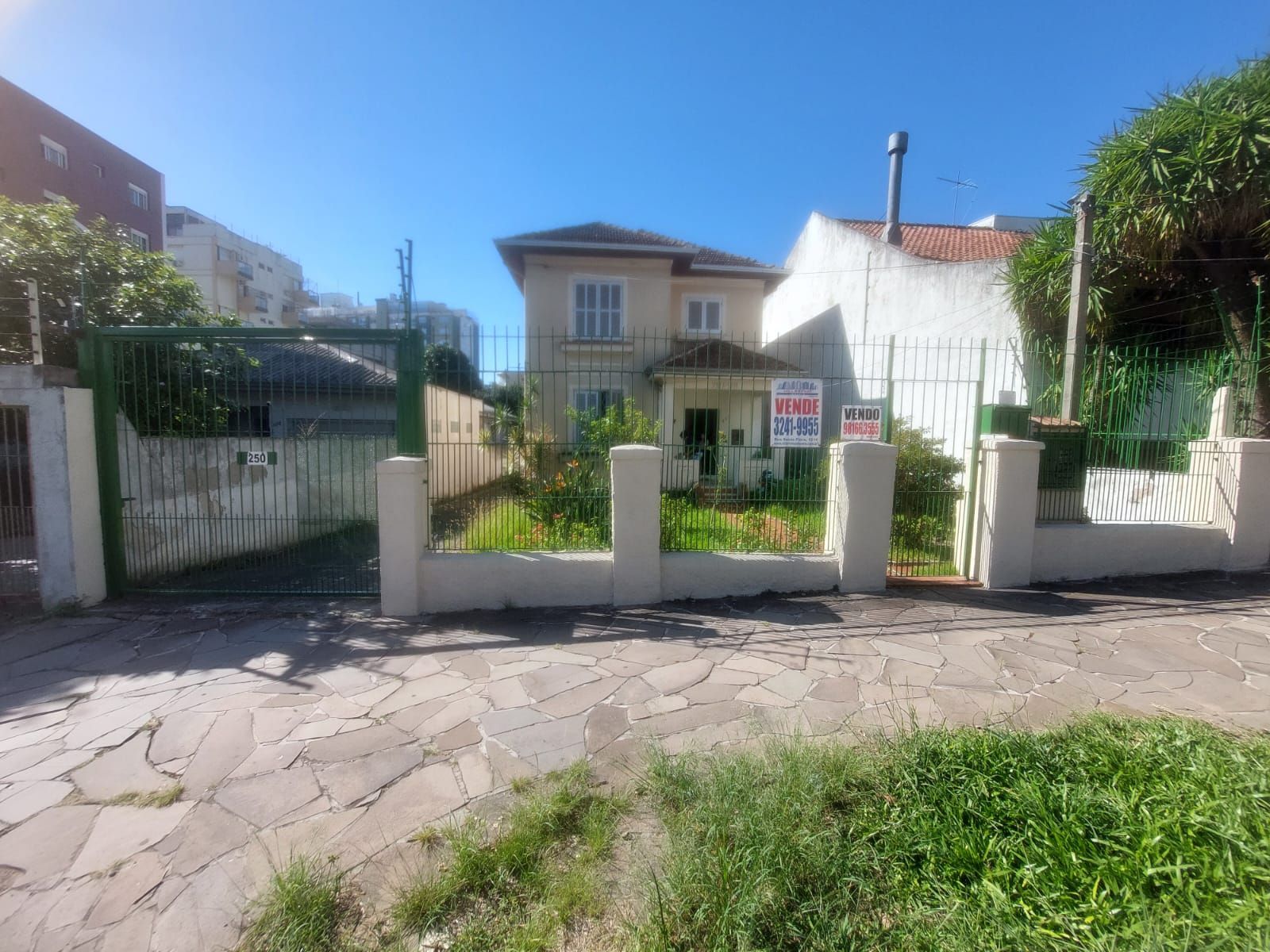Casa, 4 quartos, 230 m² - Foto 1