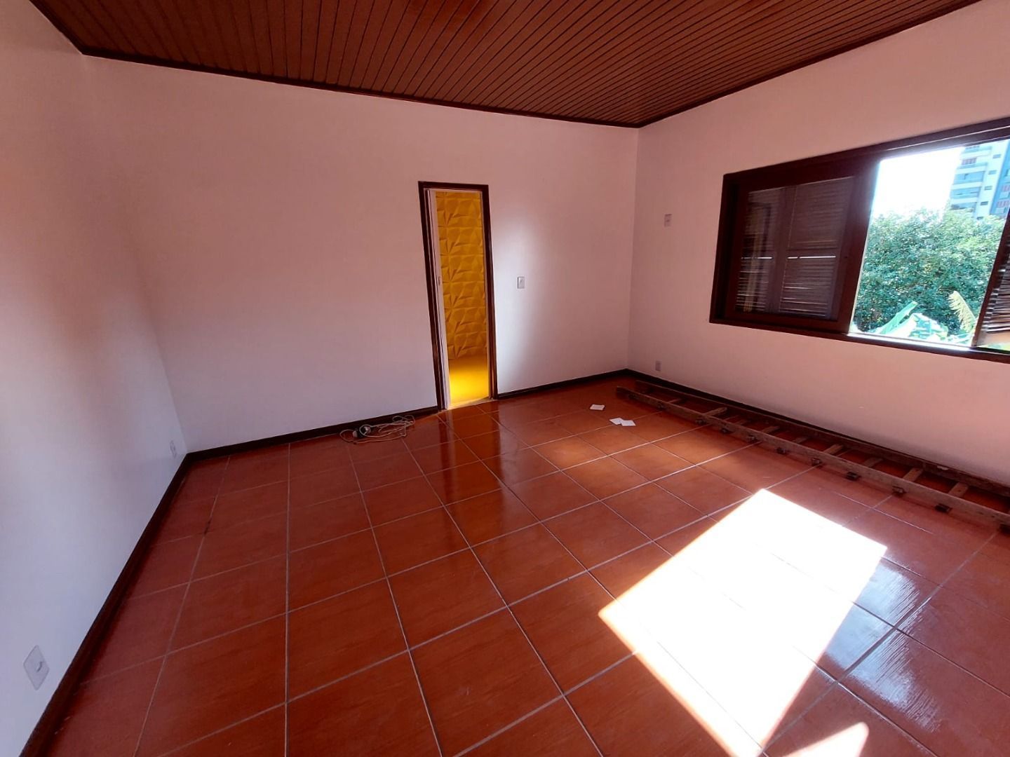 Casa à venda com 3 quartos, 241m² - Foto 6