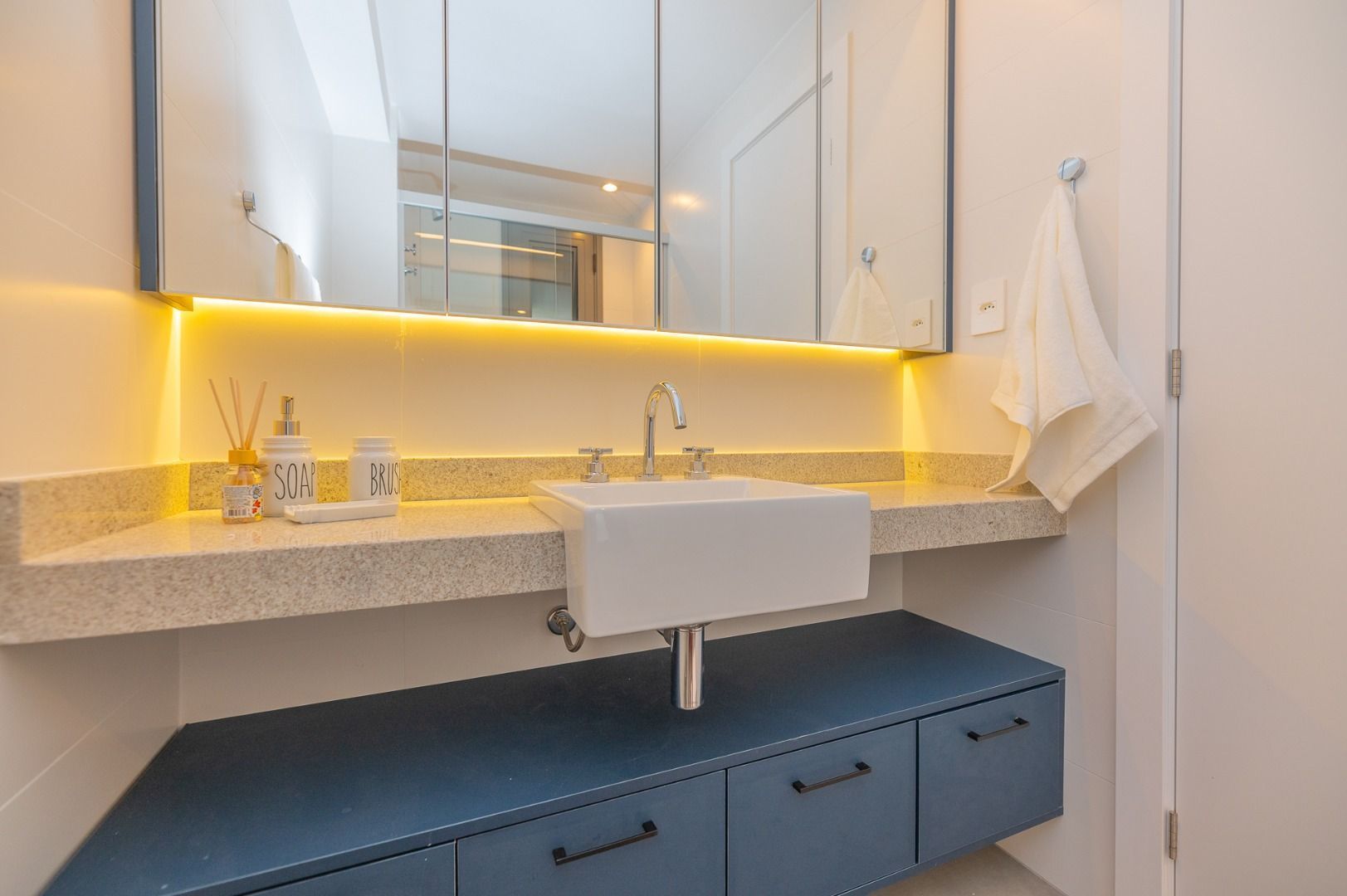 Apartamento à venda com 3 quartos, 149m² - Foto 18