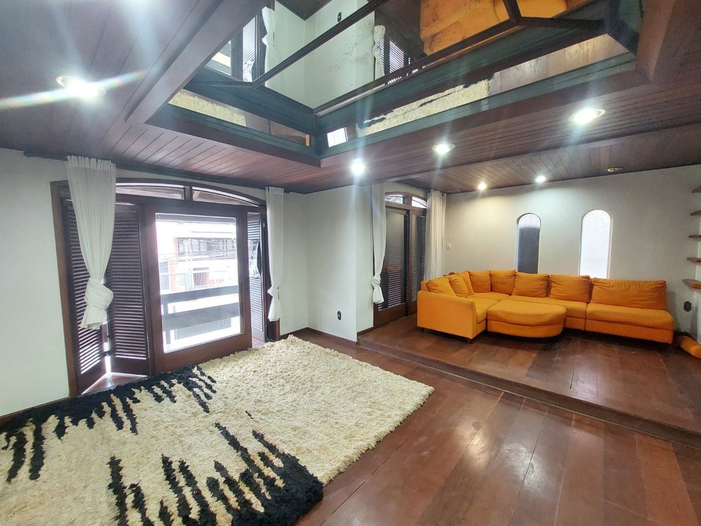 Casa para alugar com 5 quartos, 382m² - Foto 5