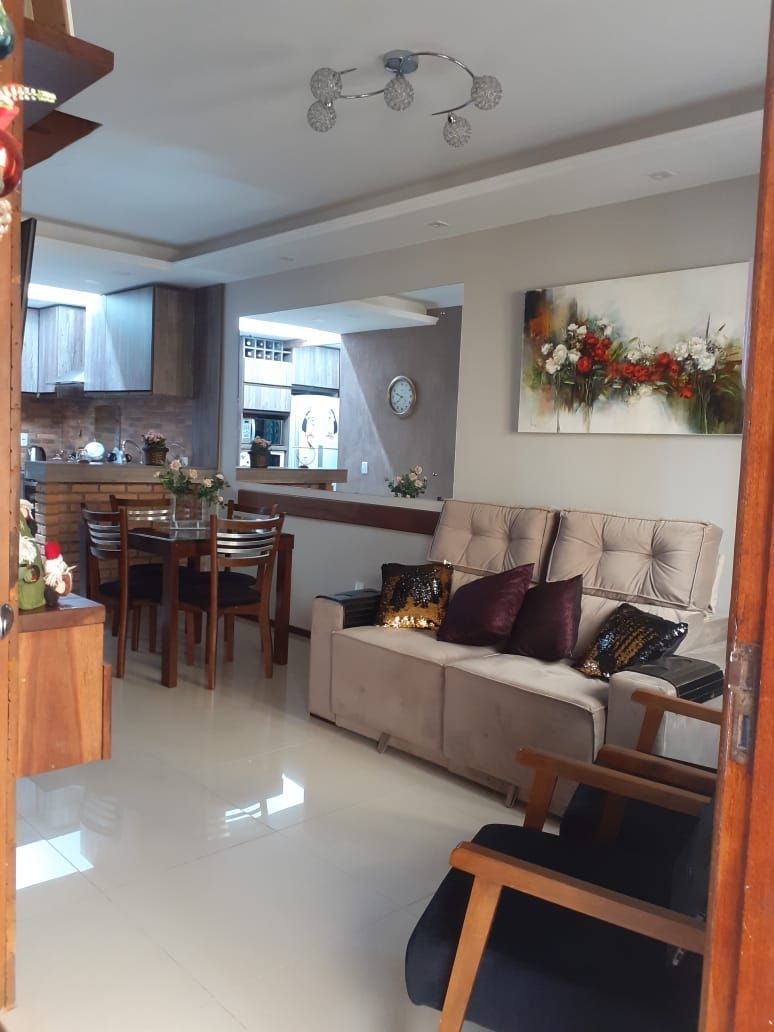 Casa à venda com 3 quartos, 92m² - Foto 2