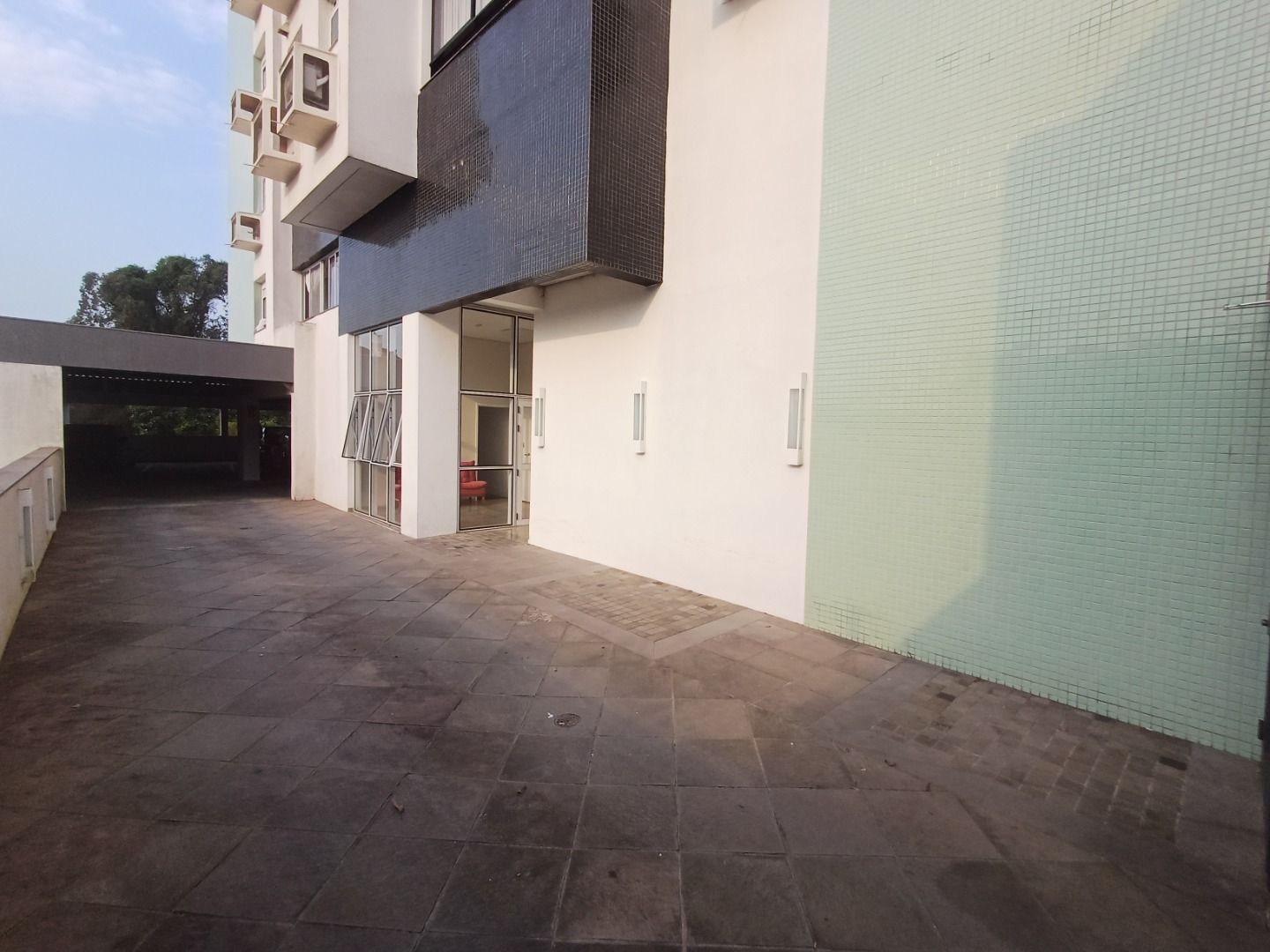 Apartamento à venda com 2 quartos, 67m² - Foto 3