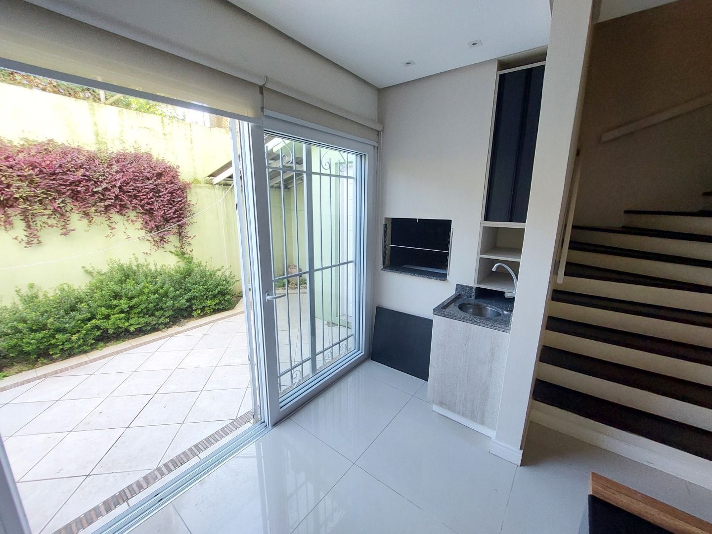 Casa para alugar com 3 quartos, 210m² - Foto 12