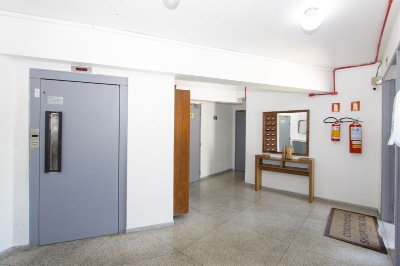 Apartamento à venda com 2 quartos, 62m² - Foto 4