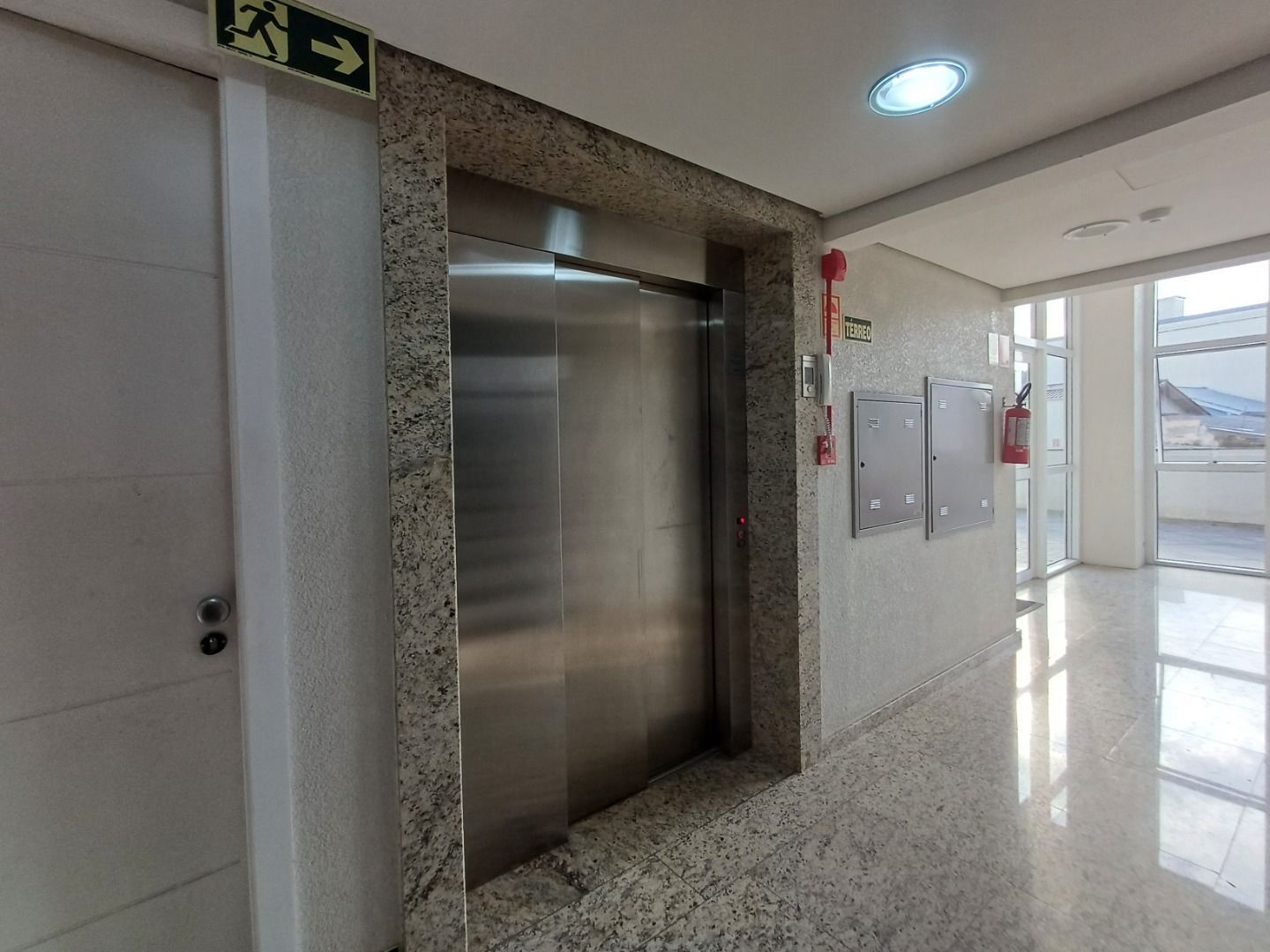 Apartamento à venda com 2 quartos, 67m² - Foto 7