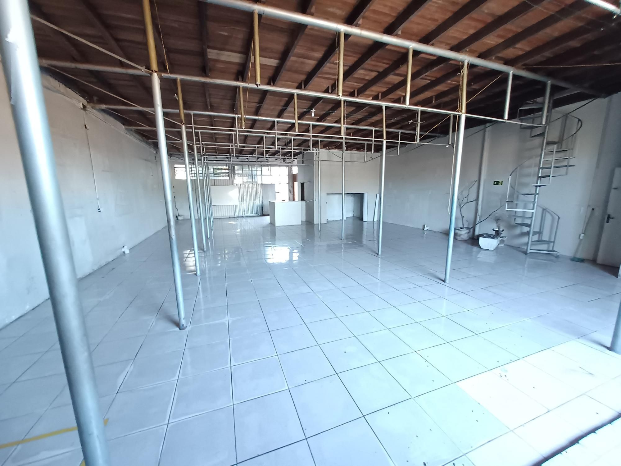 Depósito-Galpão-Armazém para alugar com 8 quartos, 435m² - Foto 7
