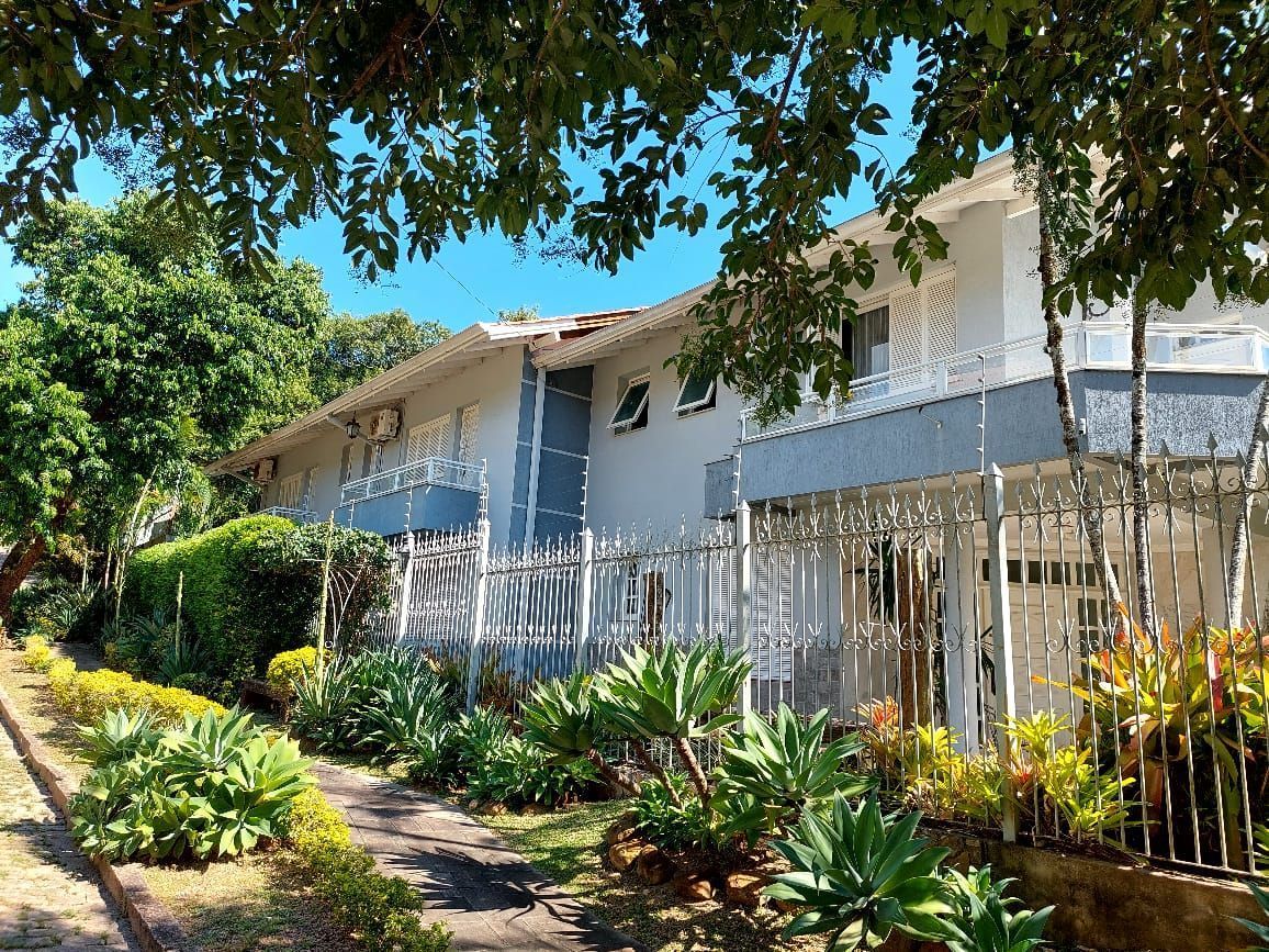 Casa à venda com 5 quartos, 740m² - Foto 1