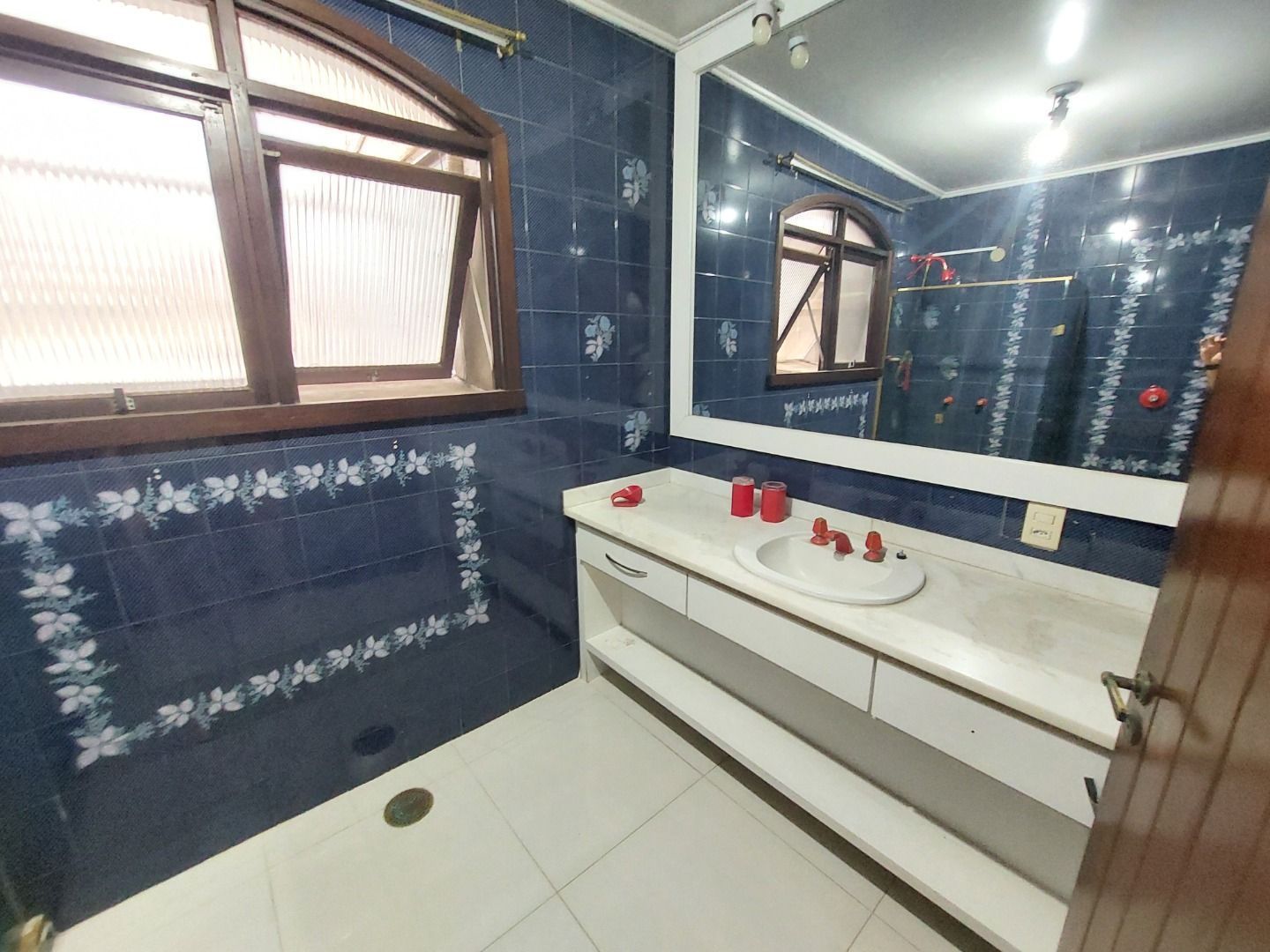 Casa para alugar com 5 quartos, 382m² - Foto 26