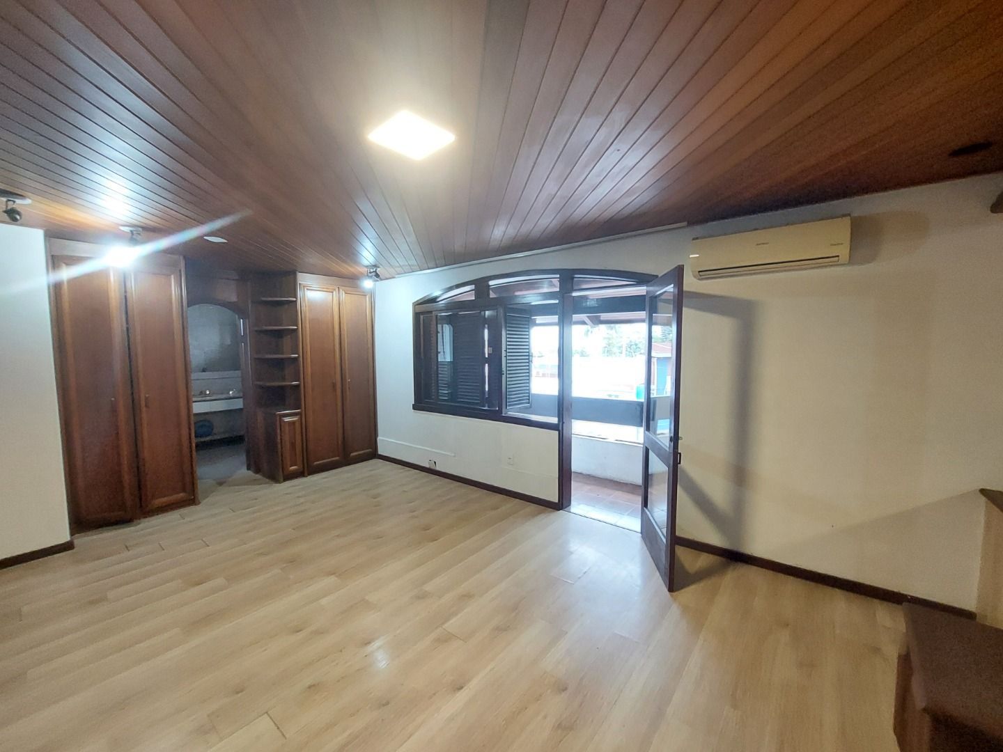 Casa para alugar com 5 quartos, 382m² - Foto 29