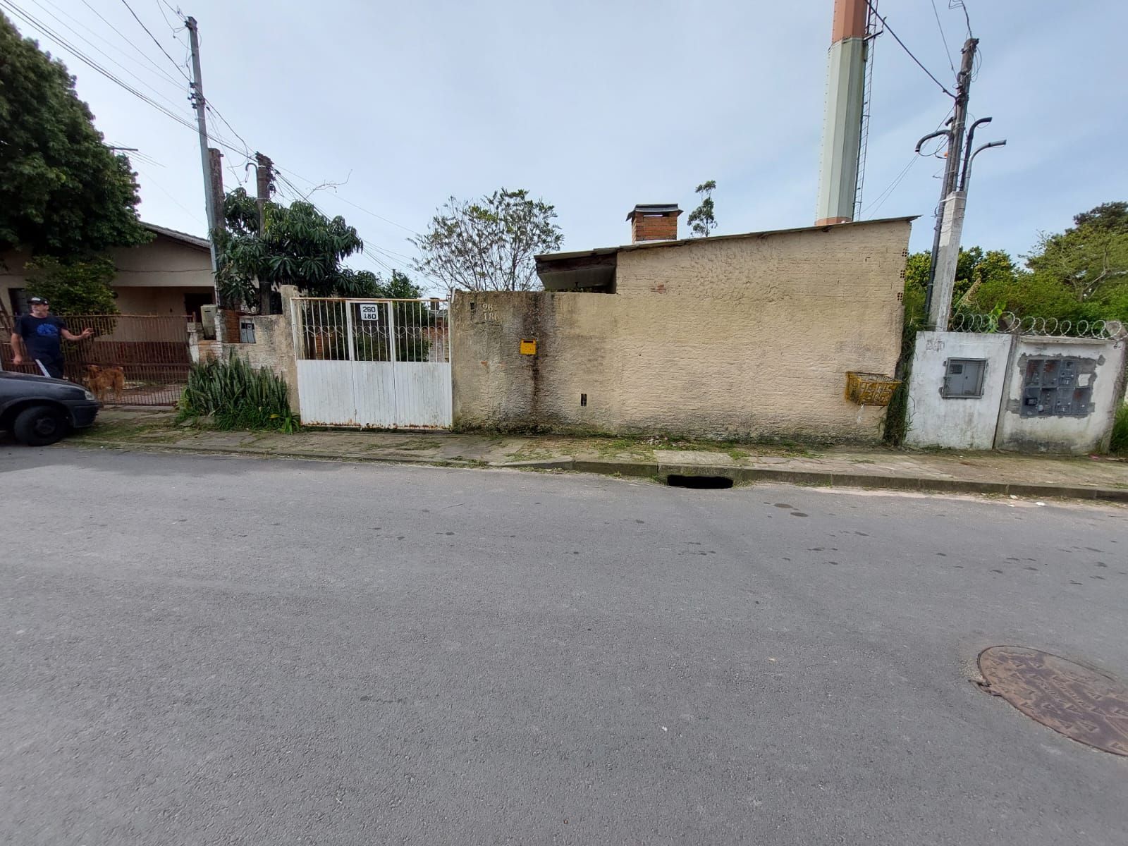 Casa à venda com 3 quartos, 118m² - Foto 1