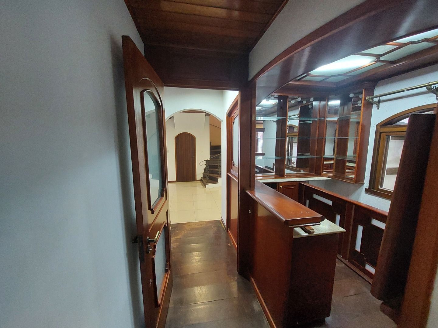 Casa para alugar com 5 quartos, 382m² - Foto 10