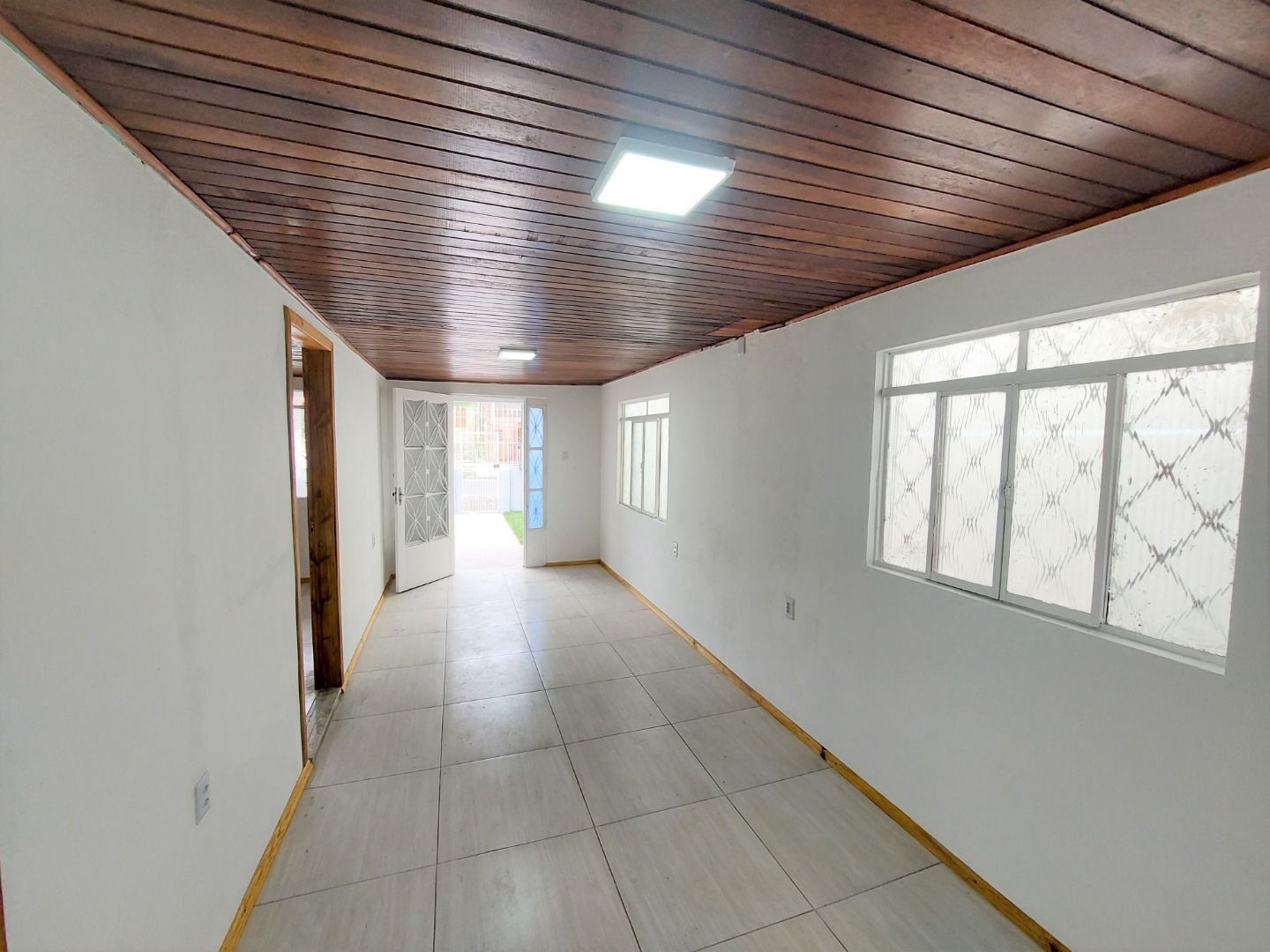 Casa à venda e aluguel com 3 quartos, 93m² - Foto 2