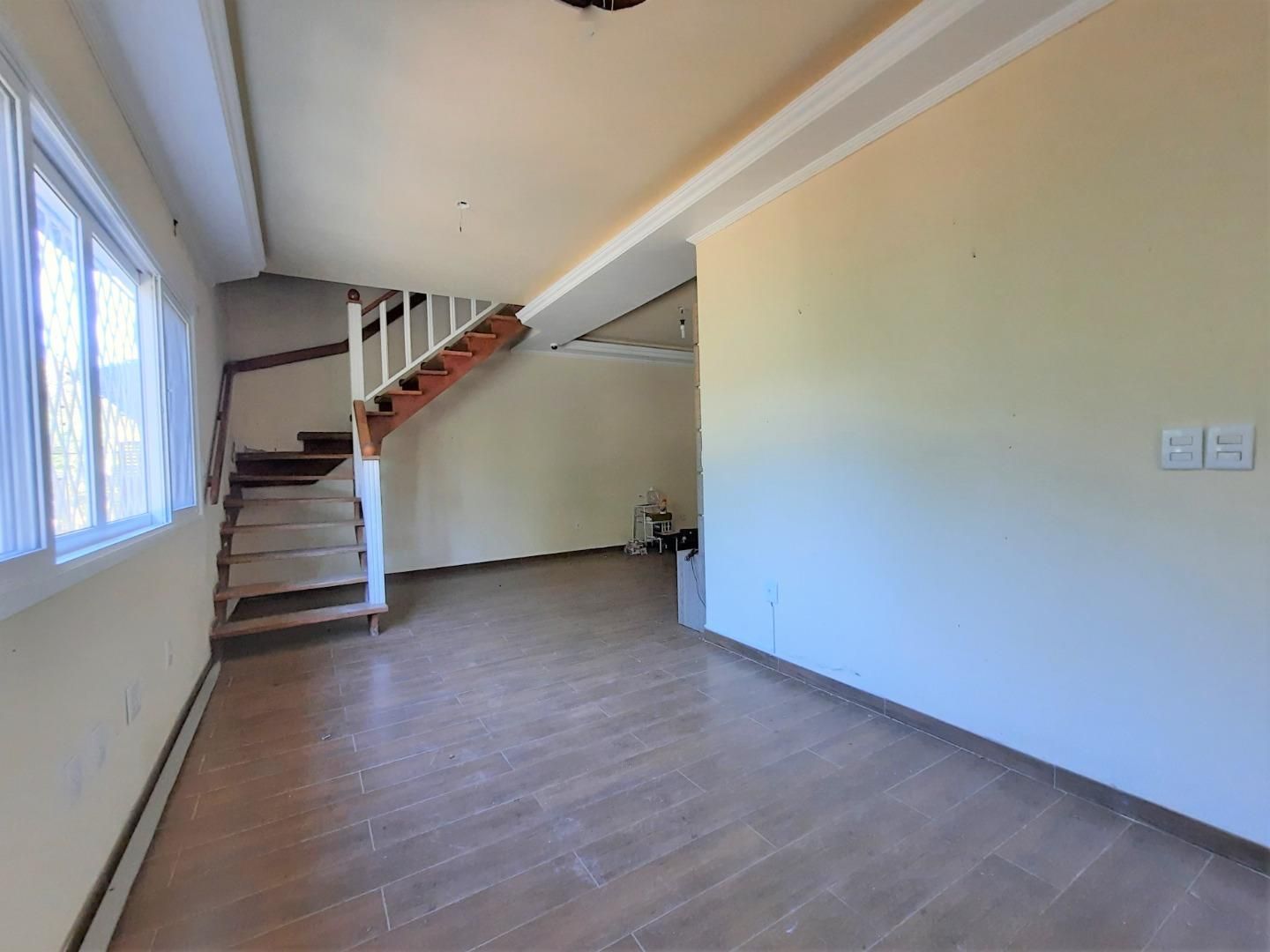 Casa, 4 quartos, 242 m² - Foto 2