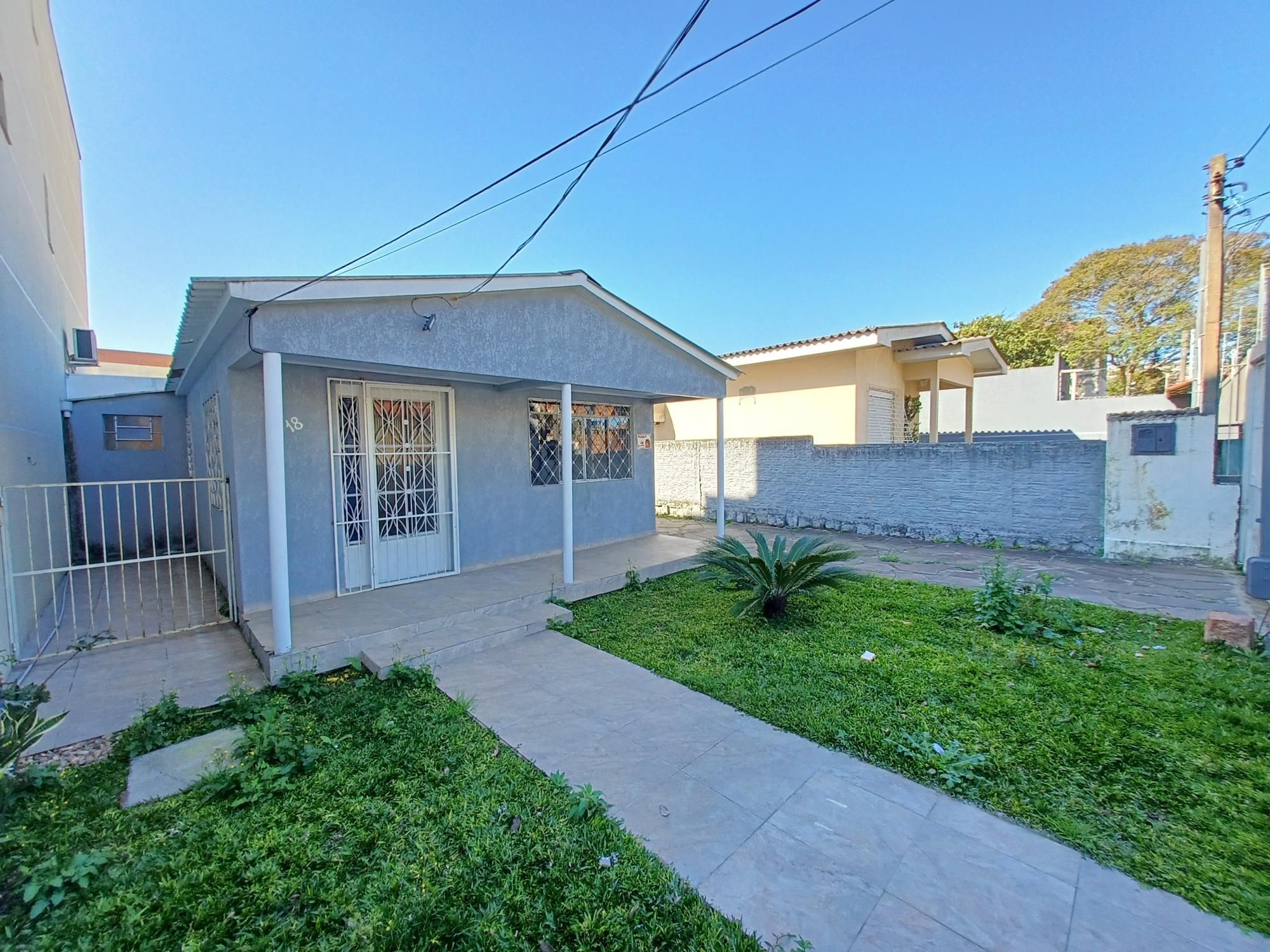 Casa à venda e aluguel com 3 quartos, 93m² - Foto 1
