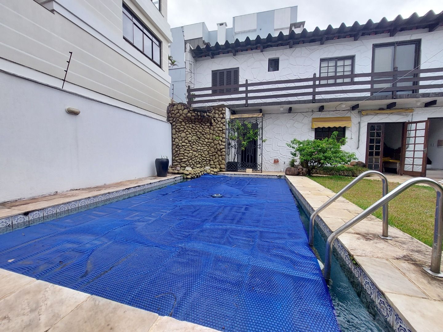 Casa para alugar com 5 quartos, 382m² - Foto 52