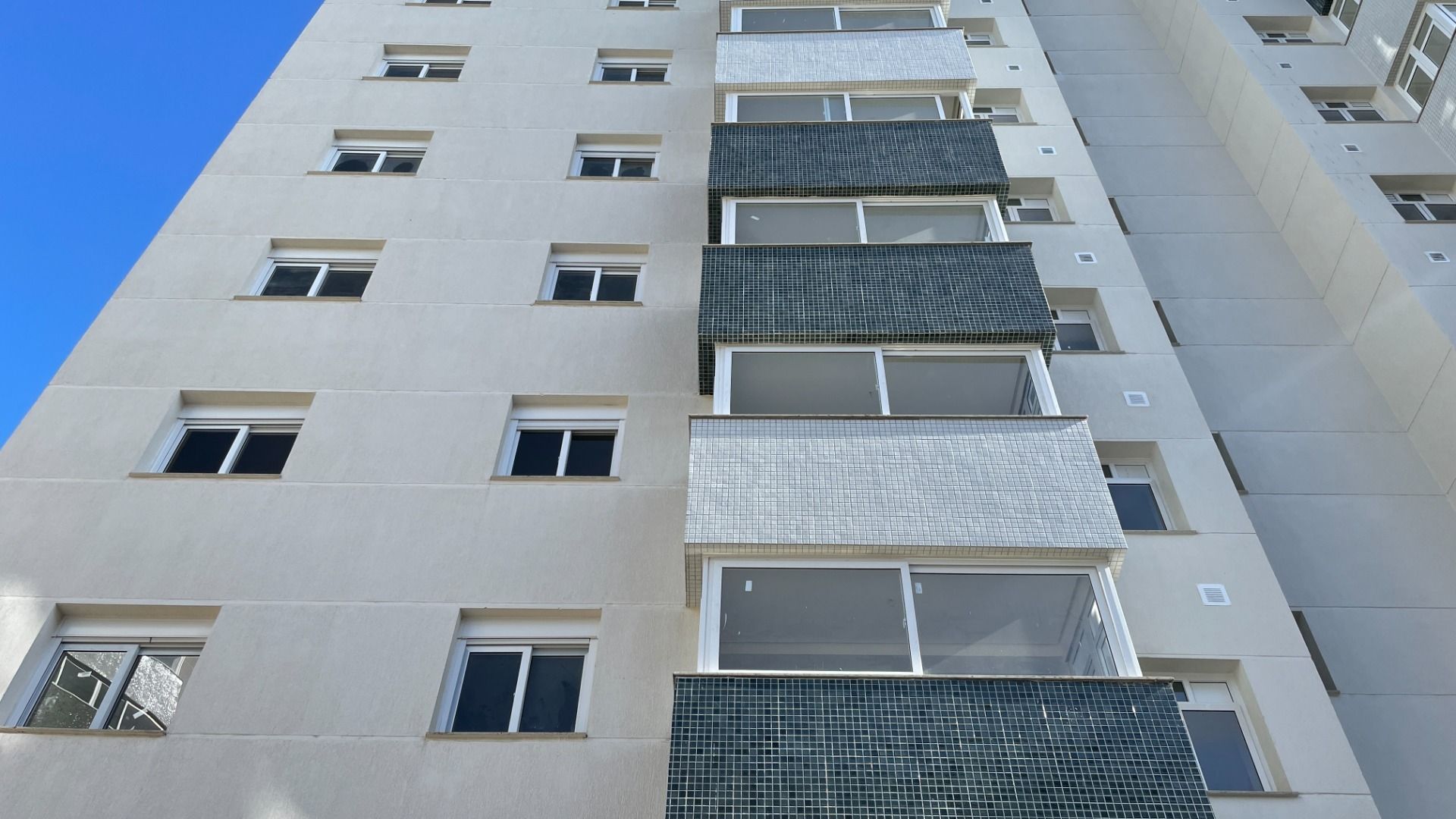 Apartamento à venda com 3 quartos, 91m² - Foto 2