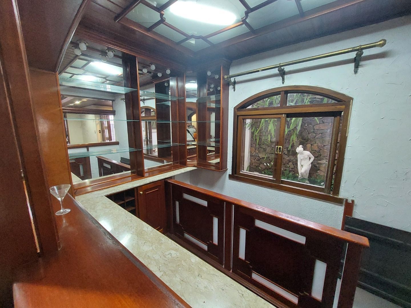 Casa para alugar com 5 quartos, 382m² - Foto 11