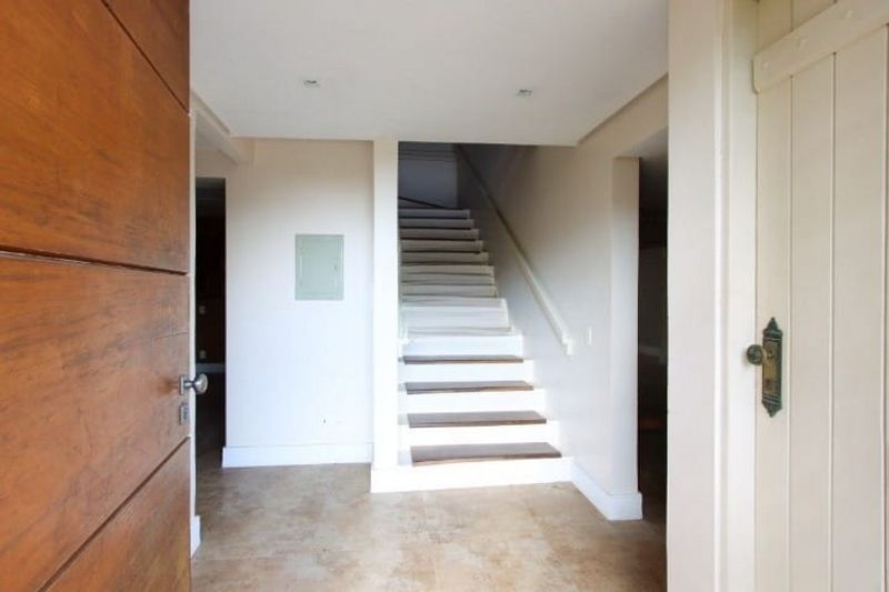 Casa para alugar com 3 quartos, 495m² - Foto 2