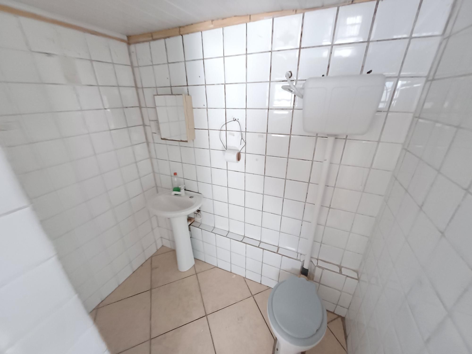 Depósito-Galpão-Armazém para alugar com 8 quartos, 435m² - Foto 47