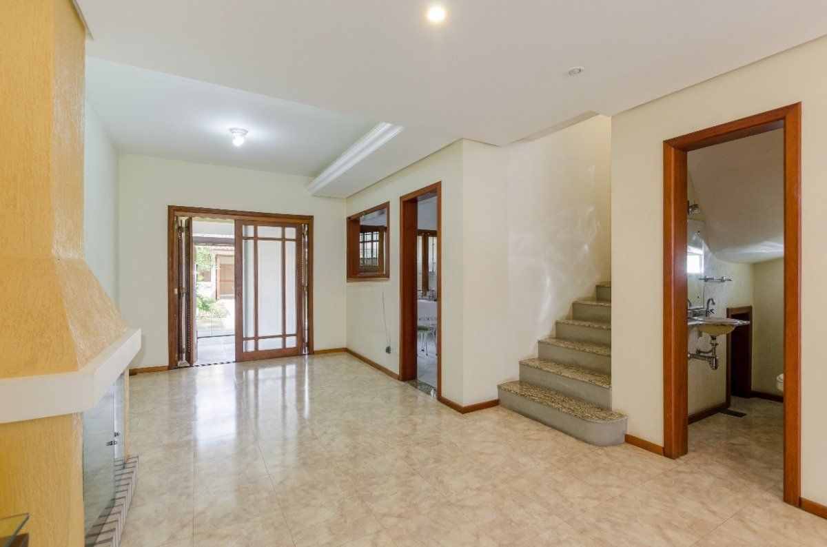 Casa à venda com 4 quartos, 290m² - Foto 3