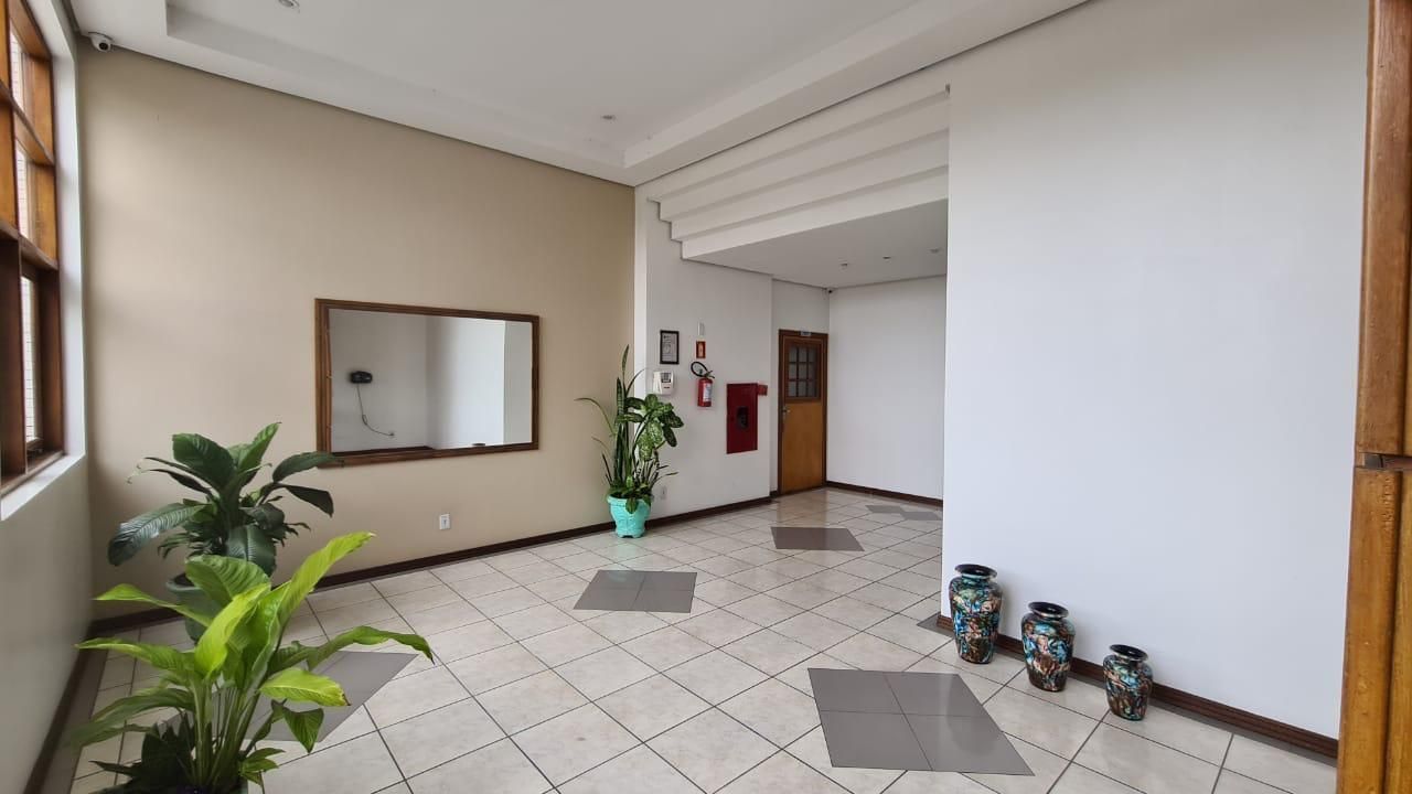 Apartamento à venda com 2 quartos, 62m² - Foto 4