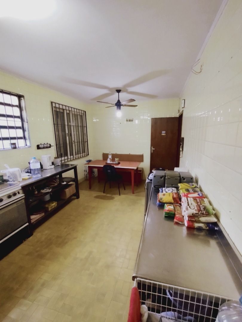 Casa à venda com 3 quartos, 618m² - Foto 2