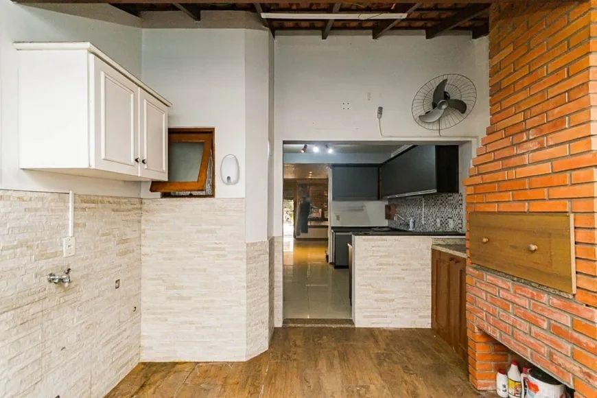Casa à venda com 3 quartos, 120m² - Foto 25