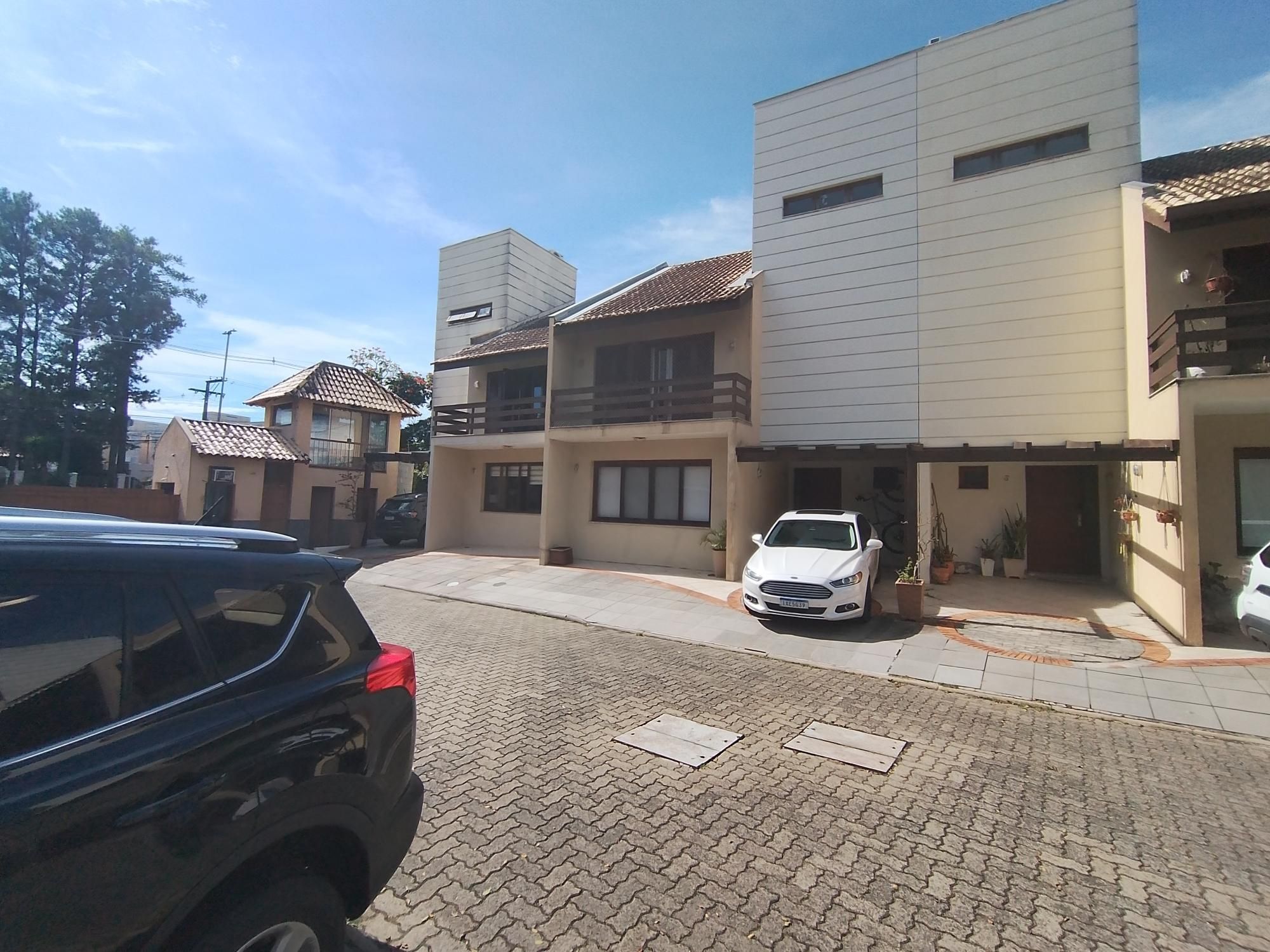 Casa, 3 quartos, 241 m² - Foto 3