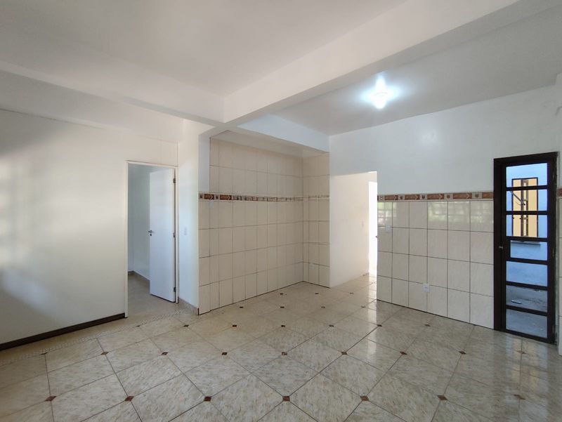Casa para alugar com 2 quartos, 80m² - Foto 3