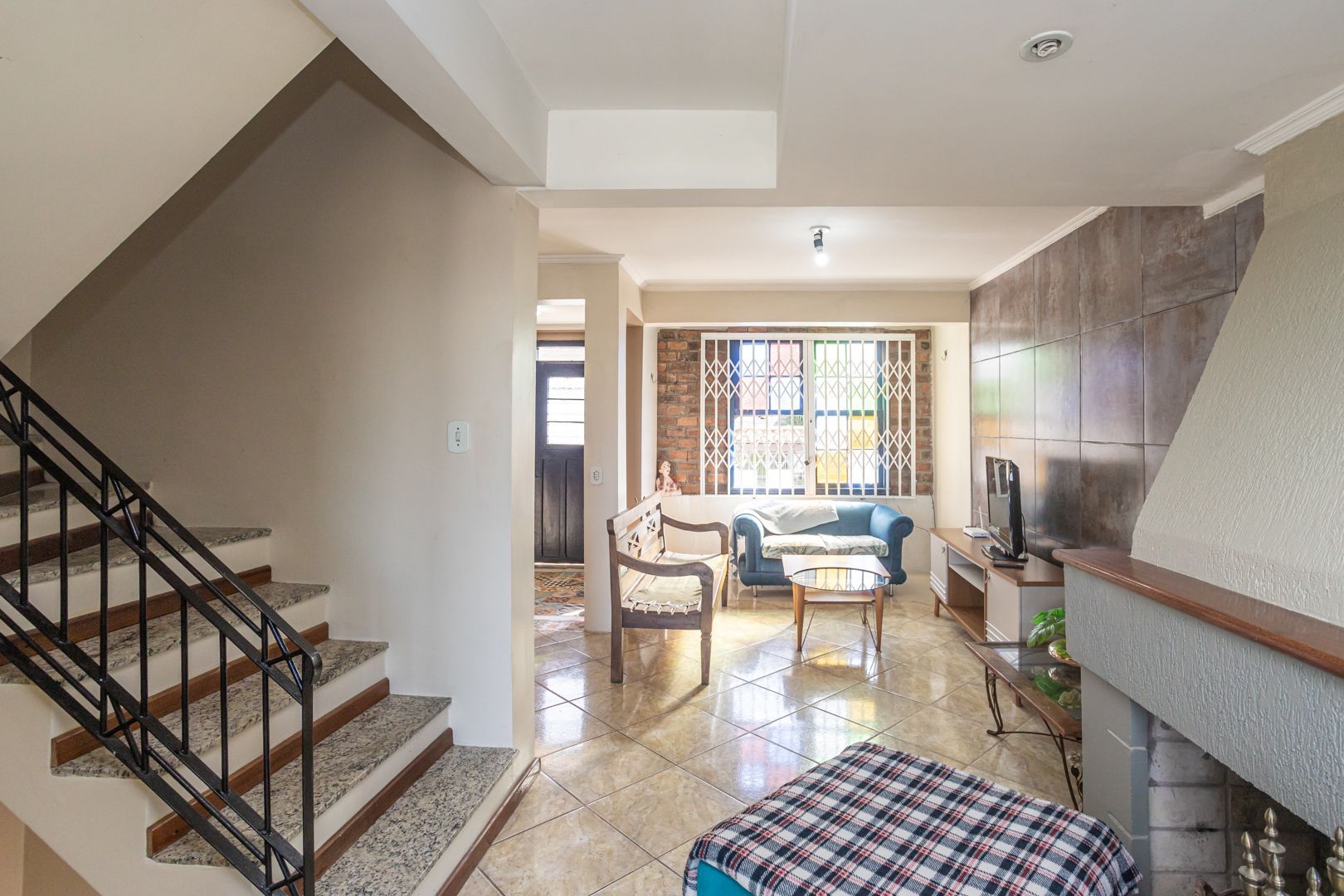 Casa para alugar com 4 quartos, 196m² - Foto 2