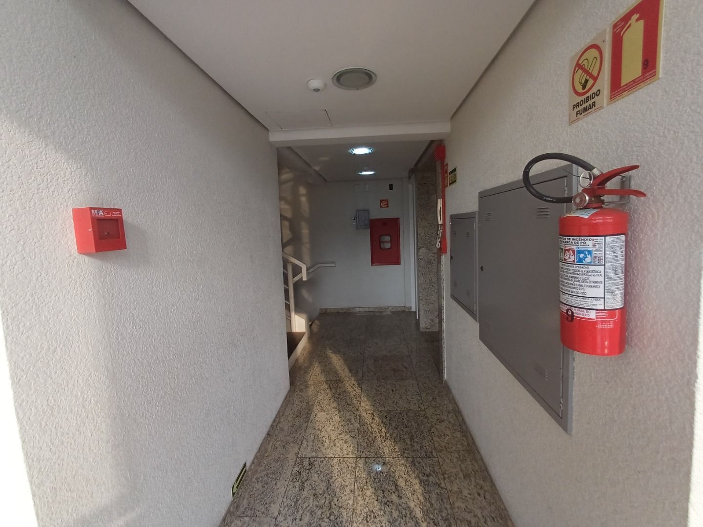 Apartamento à venda com 2 quartos, 67m² - Foto 6