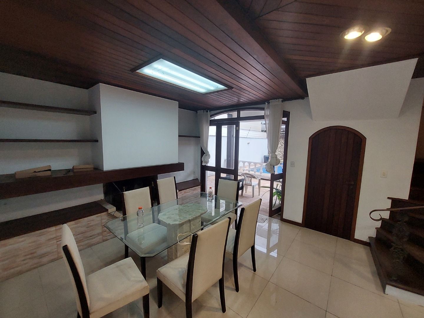 Casa para alugar com 5 quartos, 382m² - Foto 15