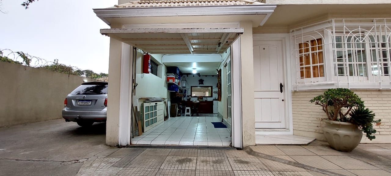 Casa à venda com 3 quartos, 180m² - Foto 2
