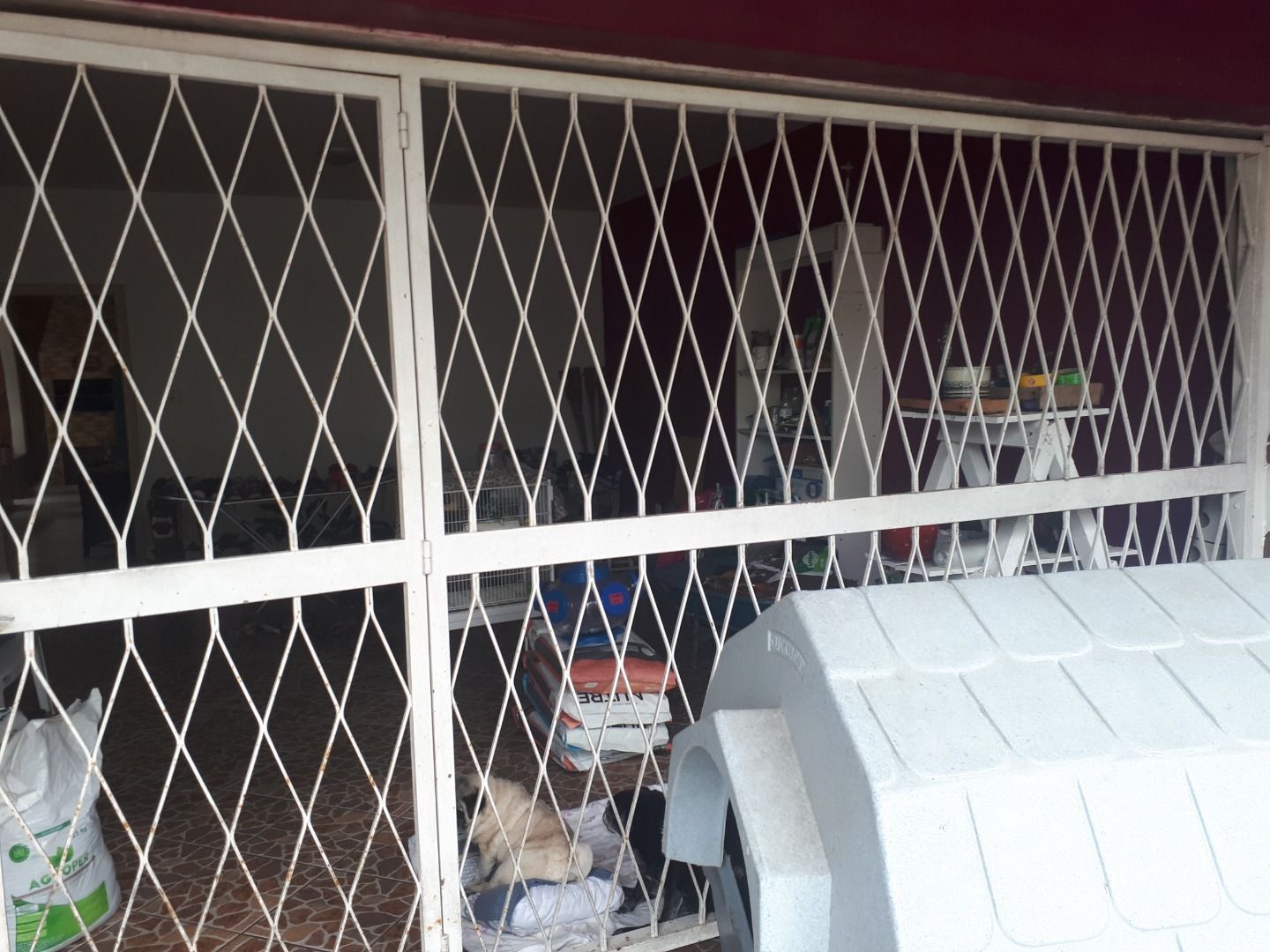 Casa à venda com 3 quartos, 296m² - Foto 2