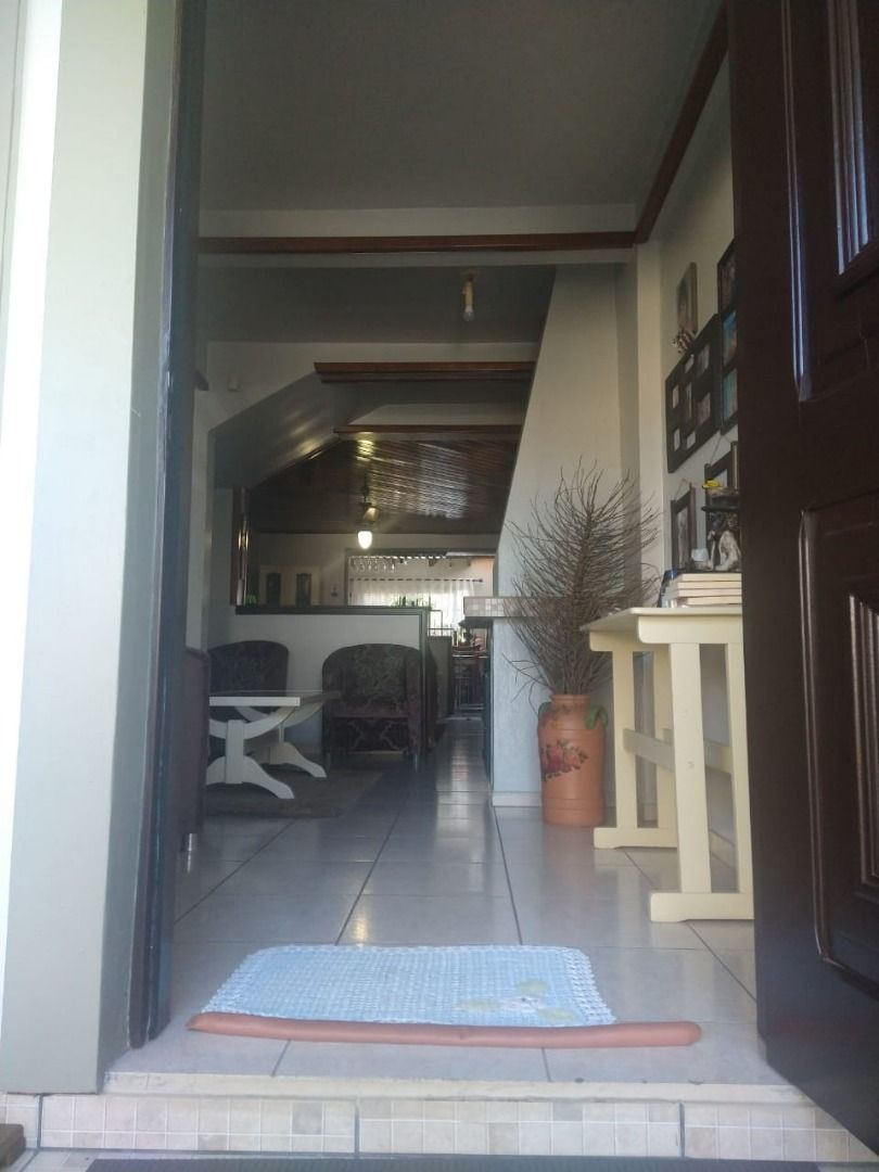 Casa à venda com 4 quartos, 245m² - Foto 3