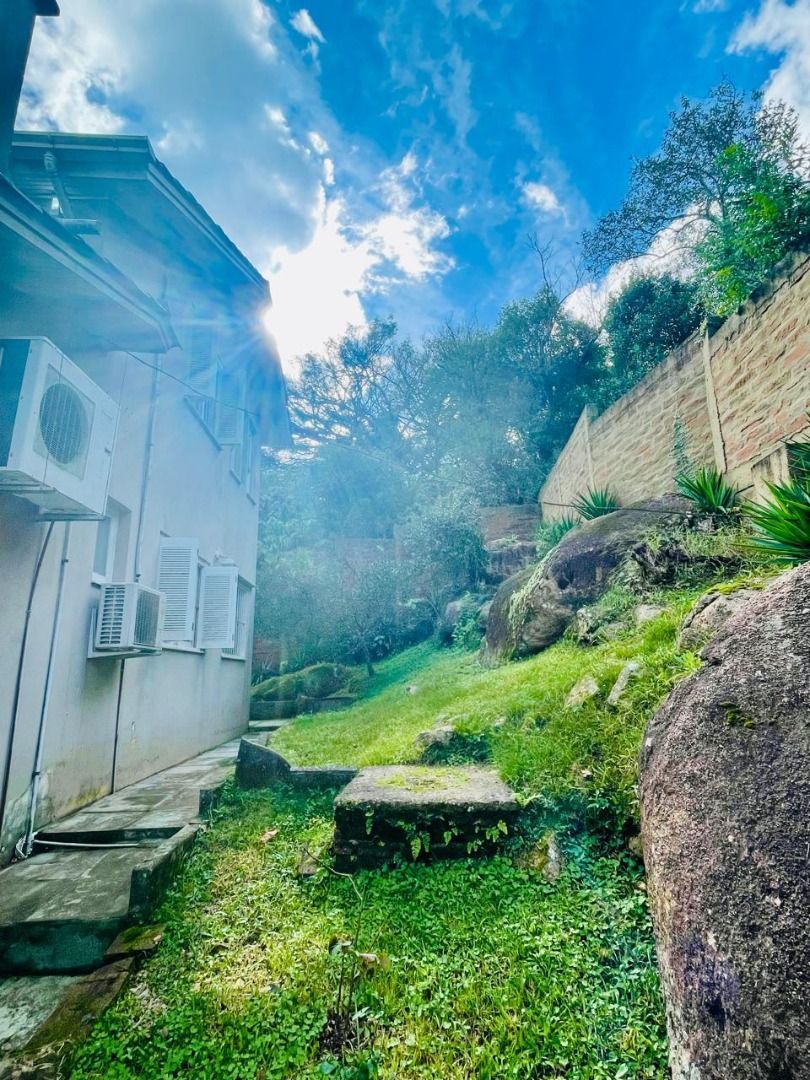 Casa à venda com 3 quartos, 226m² - Foto 7