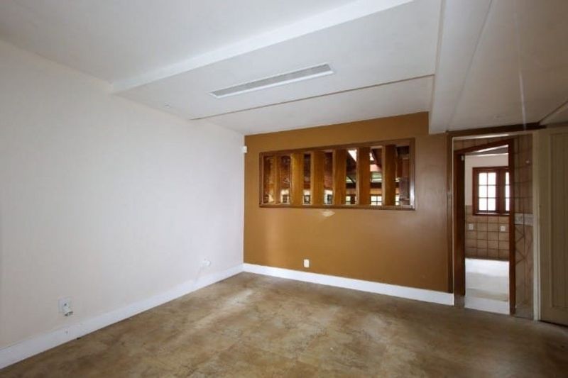 Casa para alugar com 3 quartos, 495m² - Foto 4