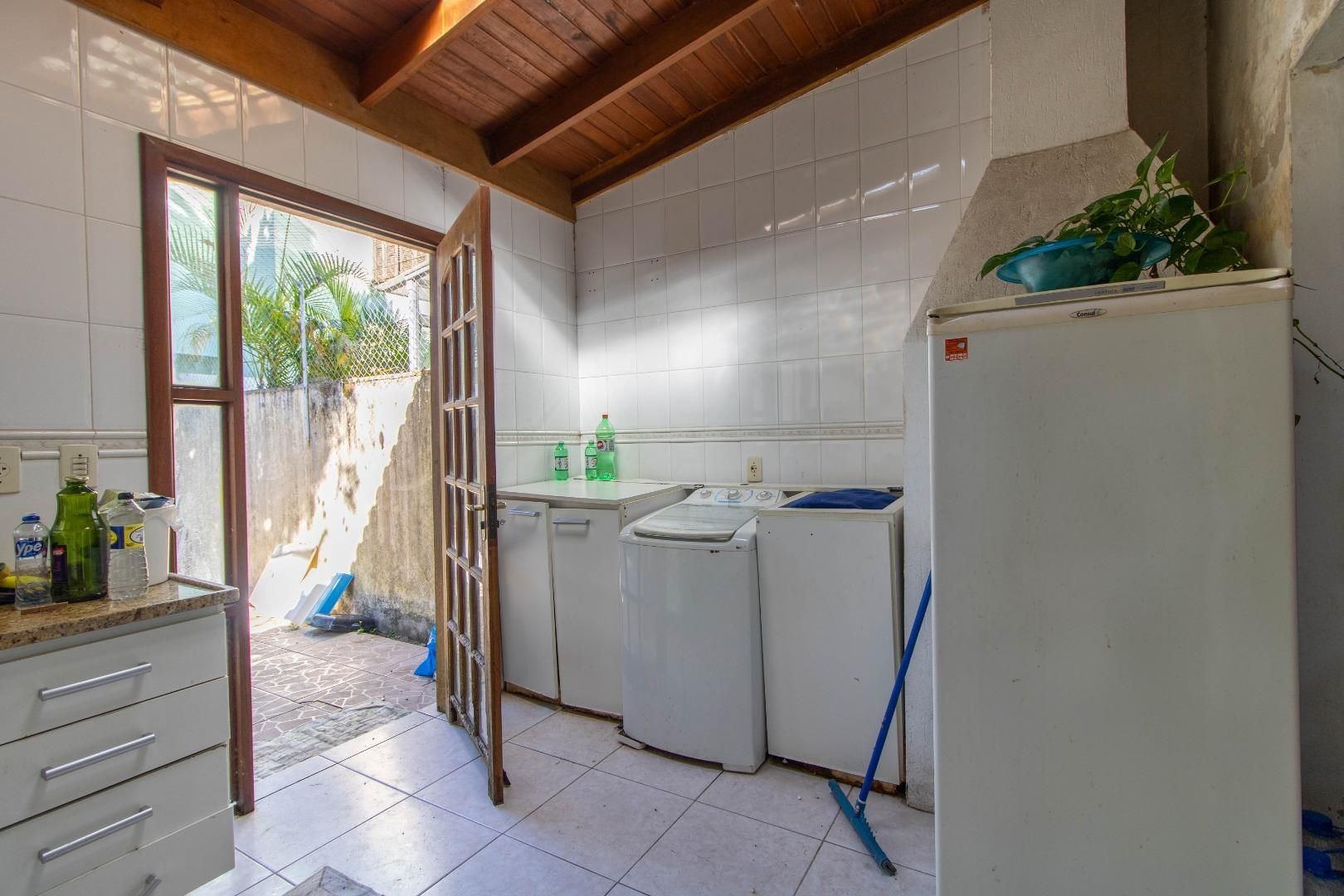 Casa à venda com 3 quartos, 214m² - Foto 10