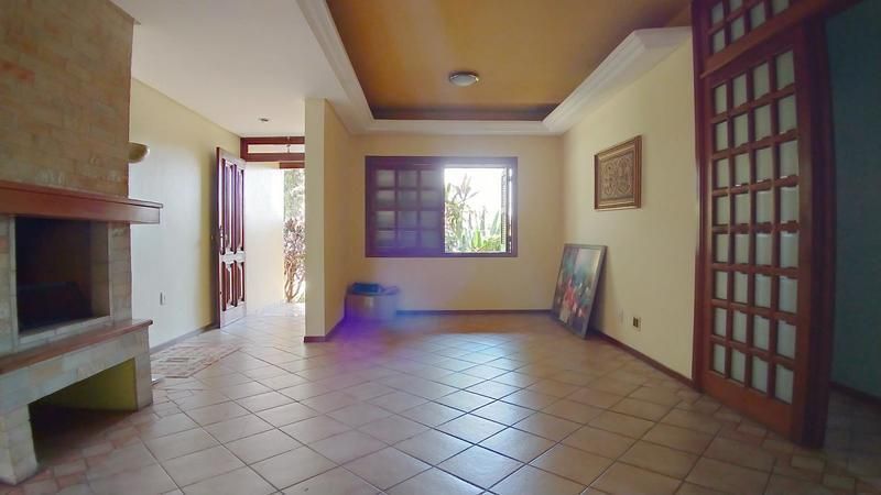Casa à venda com 4 quartos, 200m² - Foto 2