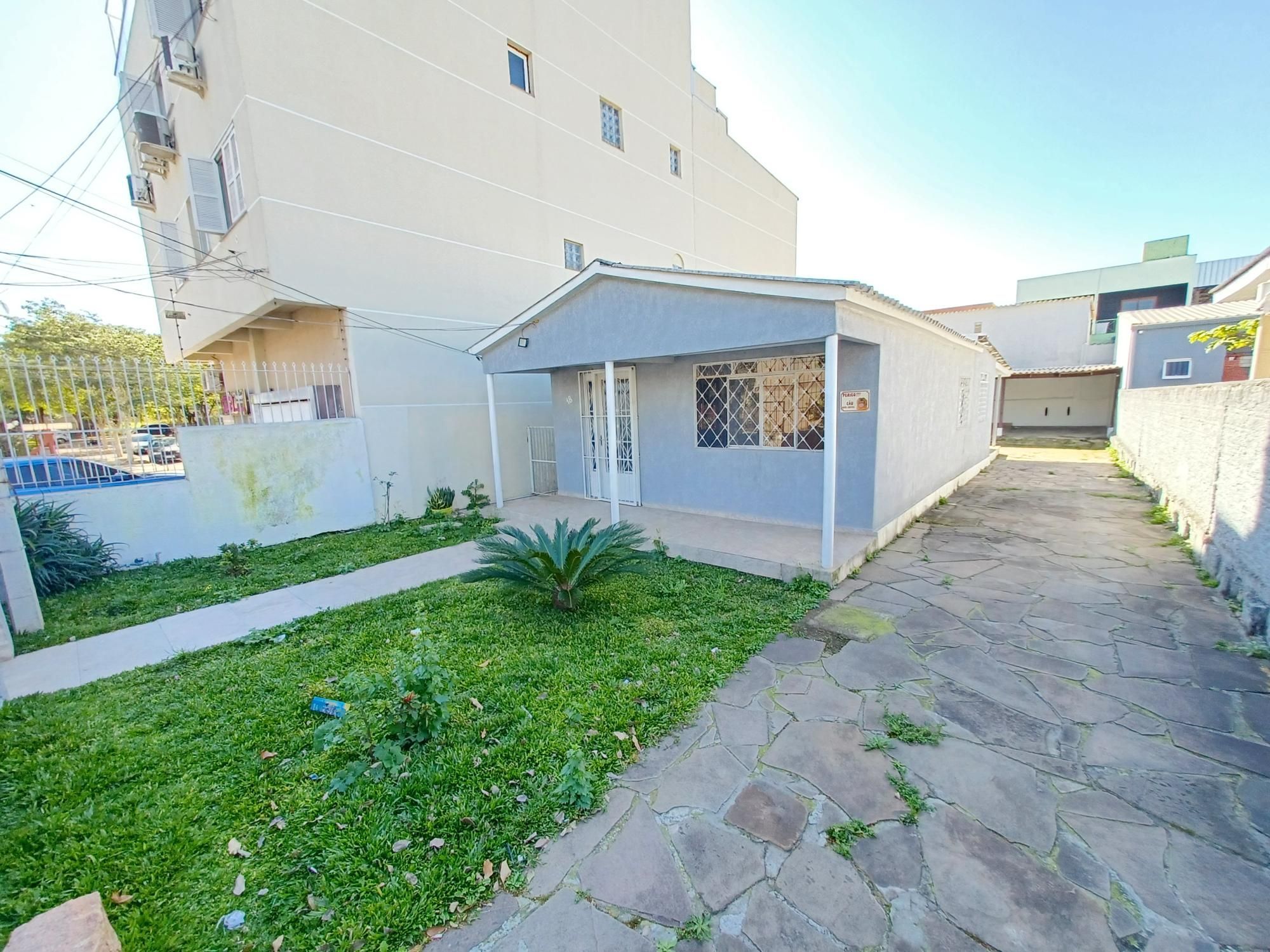 Casa à venda e aluguel com 3 quartos, 93m² - Foto 2