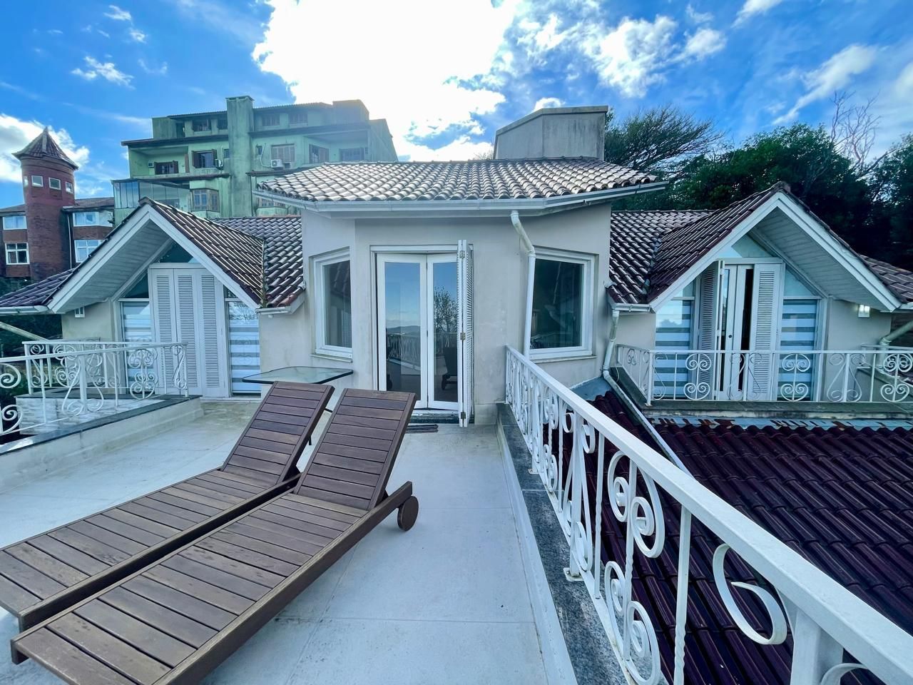 Casa à venda com 3 quartos, 226m² - Foto 4