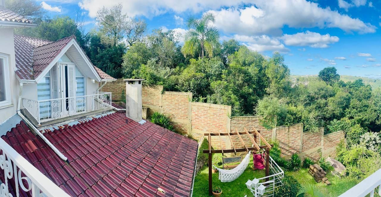 Casa à venda com 3 quartos, 226m² - Foto 3