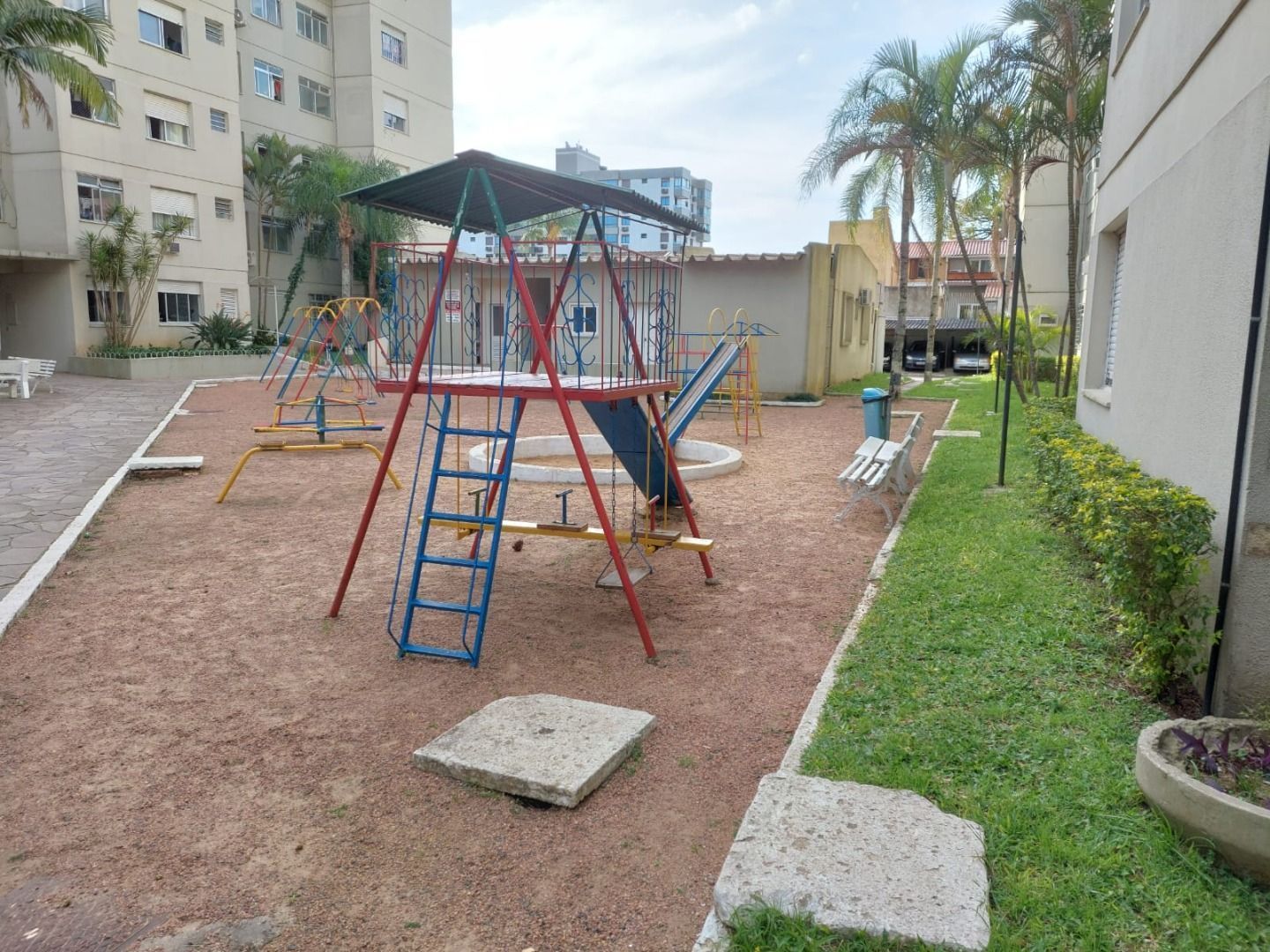 Apartamento à venda com 2 quartos, 61m² - Foto 2