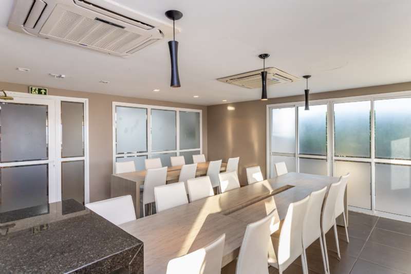 Apartamento à venda com 2 quartos, 77m² - Foto 28