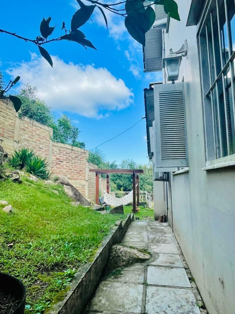 Casa à venda com 3 quartos, 226m² - Foto 10